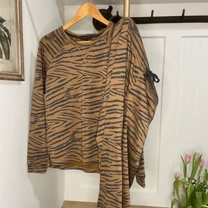 PJ Salvage Wild One Pullover and Pants, Pullover Size S & Pants Size M